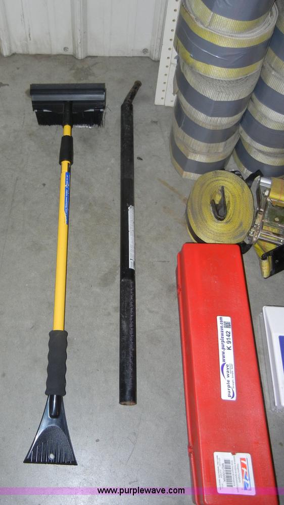 image for item K9142 Assorted items