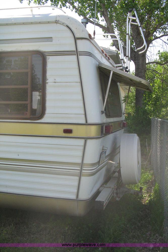image for item A6320 1985 Kountry Aire 32' fifth wheel camper