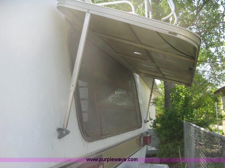 image for item A6320 1985 Kountry Aire 32' fifth wheel camper
