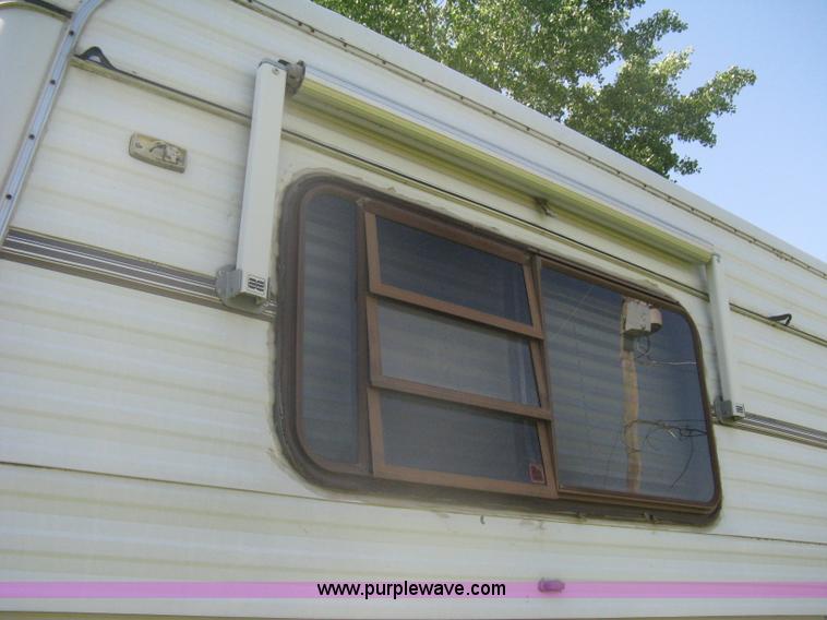 image for item A6320 1985 Kountry Aire 32' fifth wheel camper