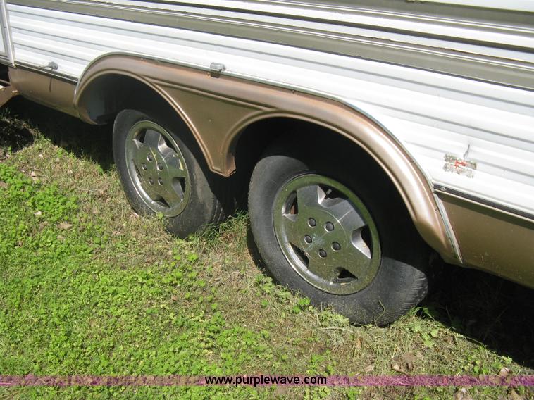 image for item A6320 1985 Kountry Aire 32' fifth wheel camper