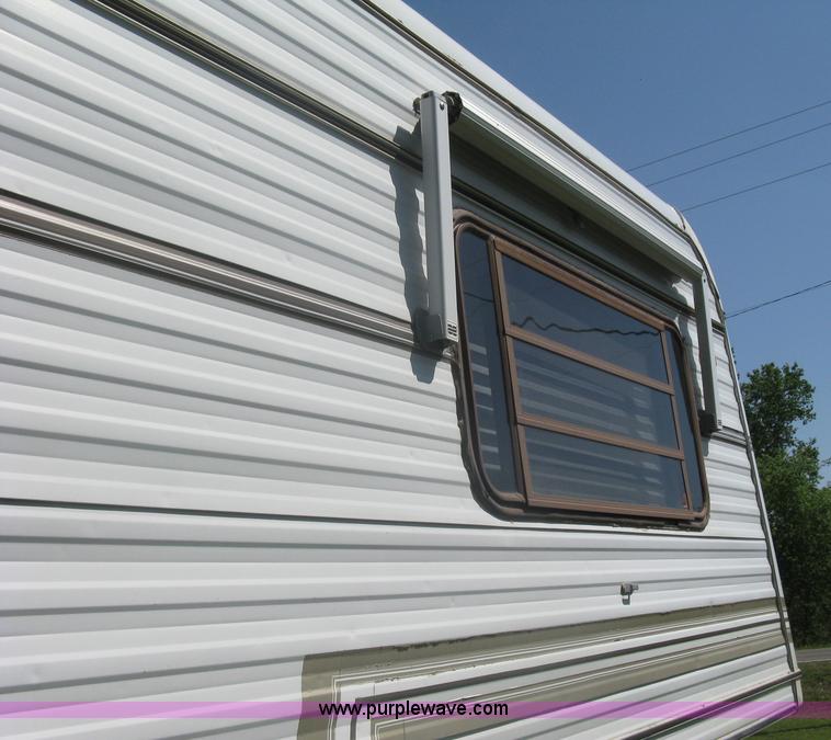 image for item A6320 1985 Kountry Aire 32' fifth wheel camper