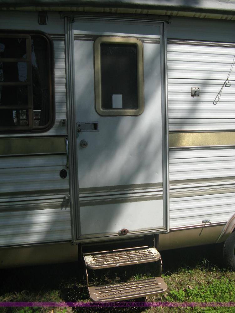 image for item A6320 1985 Kountry Aire 32' fifth wheel camper