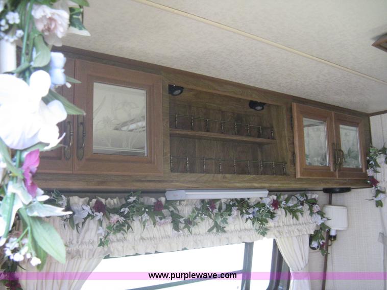 image for item A6320 1985 Kountry Aire 32' fifth wheel camper