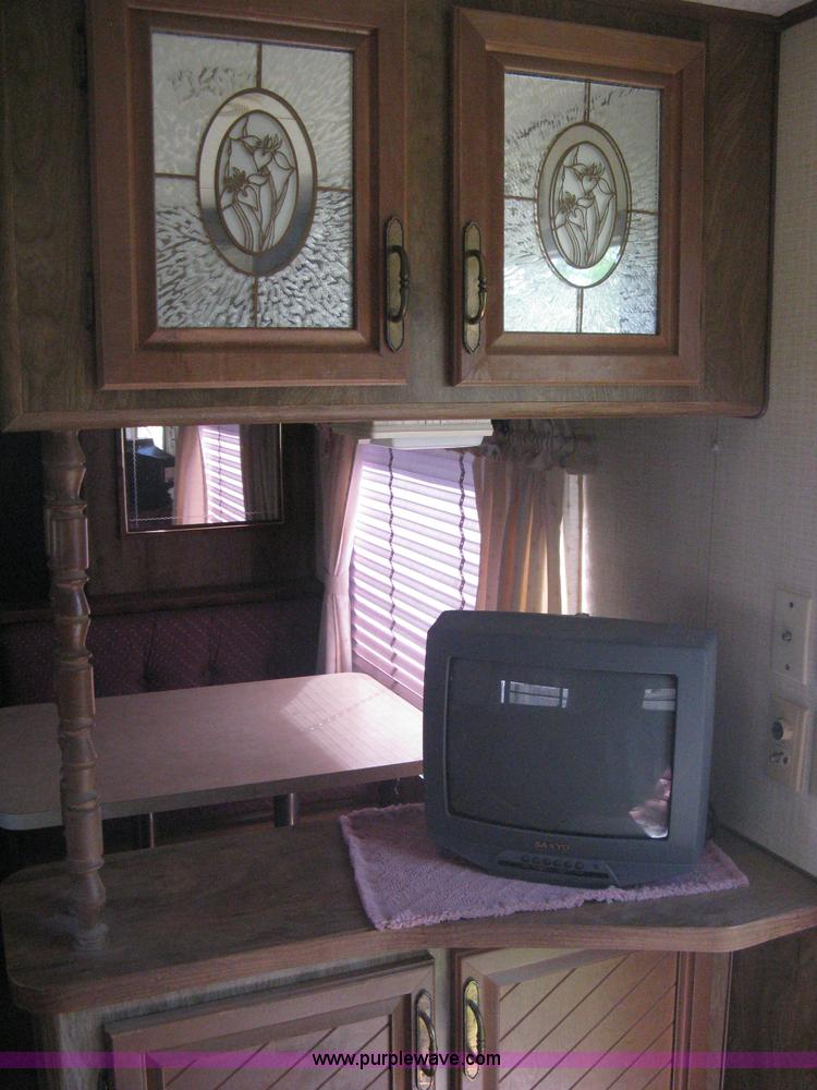 image for item A6320 1985 Kountry Aire 32' fifth wheel camper