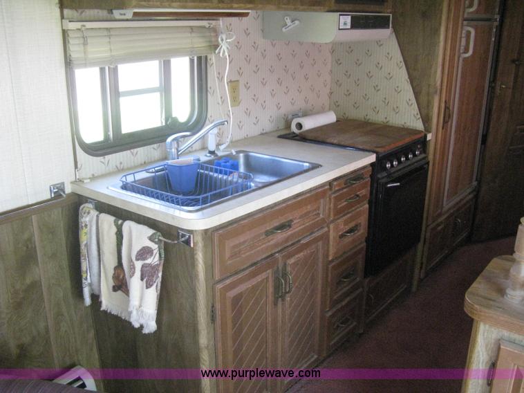 image for item A6320 1985 Kountry Aire 32' fifth wheel camper