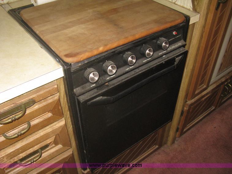 image for item A6320 1985 Kountry Aire 32' fifth wheel camper