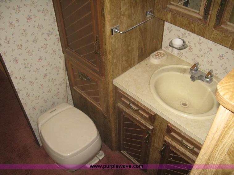 image for item A6320 1985 Kountry Aire 32' fifth wheel camper