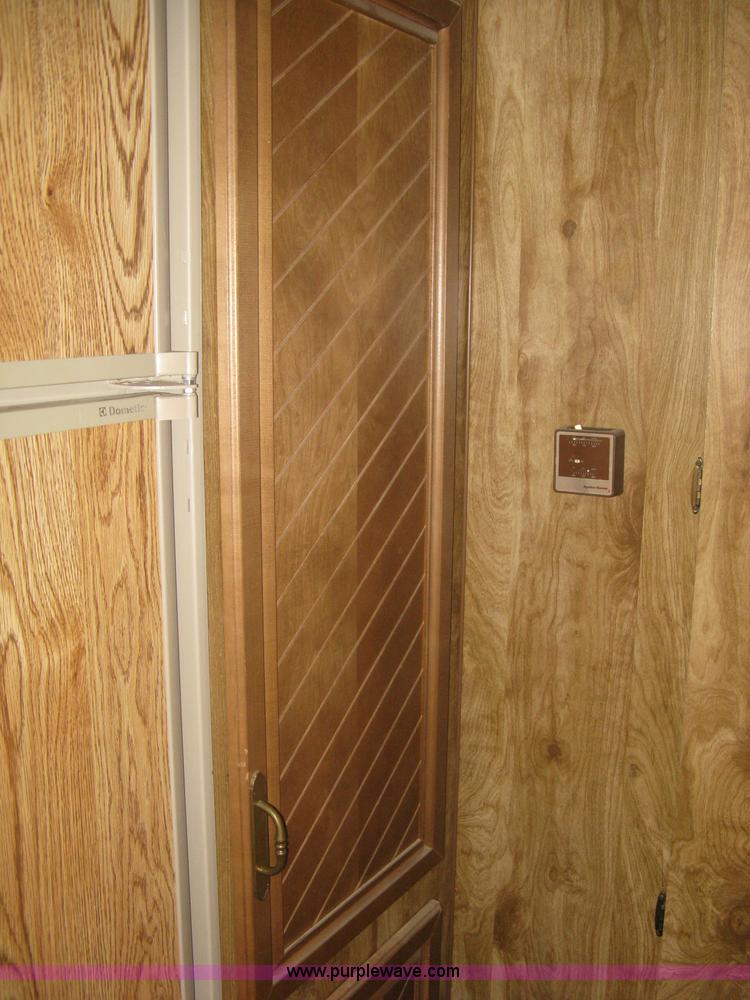 image for item A6320 1985 Kountry Aire 32' fifth wheel camper