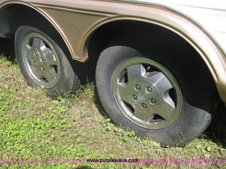 image for item A6320 1985 Kountry Aire 32' fifth wheel camper