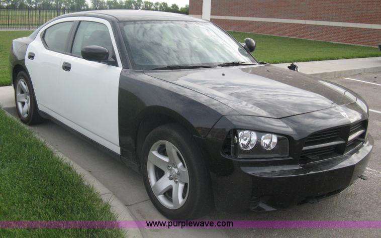 image for item A6325 2009 Dodge Charger police car
