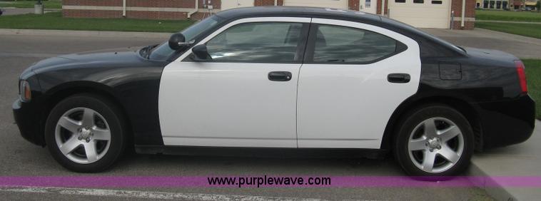 image for item A6325 2009 Dodge Charger police car