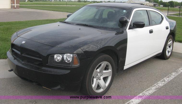 image for item A6325 2009 Dodge Charger police car