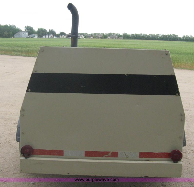 image for item A6326 1998 Leroi 185 mobile compressor