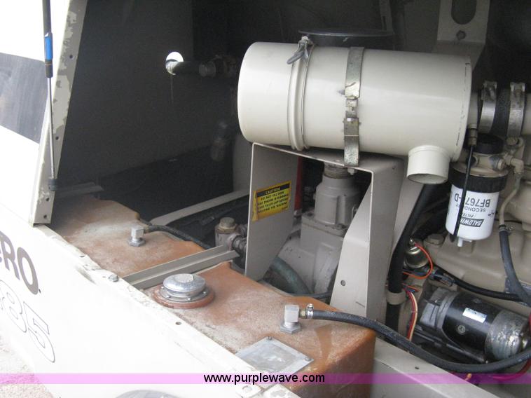 image for item A6326 1998 Leroi 185 mobile compressor