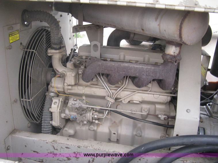 image for item A6326 1998 Leroi 185 mobile compressor