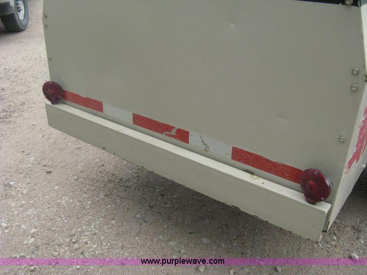 image for item A6326 1998 Leroi 185 mobile compressor