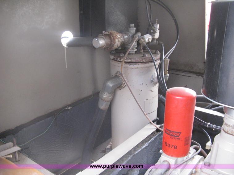 image for item A6326 1998 Leroi 185 mobile compressor