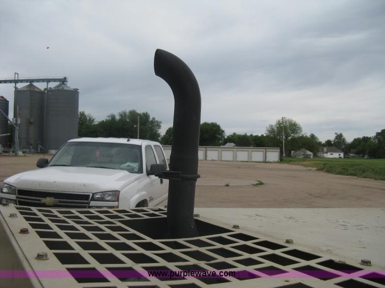 image for item A6326 1998 Leroi 185 mobile compressor