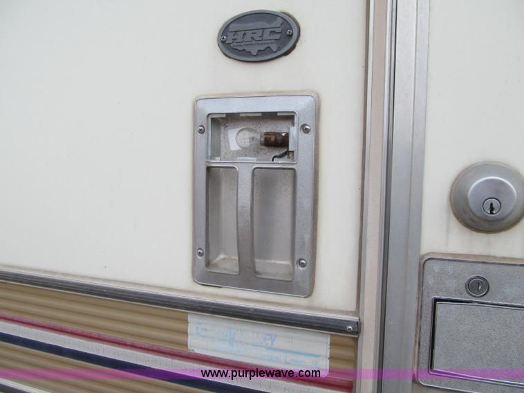 image for item A8300 1989 Holiday Rambler Imperial 31' tandem axle camper