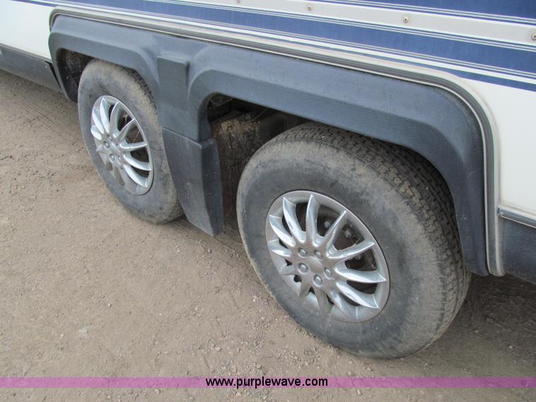 image for item A8300 1989 Holiday Rambler Imperial 31' tandem axle camper