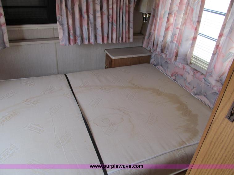 image for item A8300 1989 Holiday Rambler Imperial 31' tandem axle camper