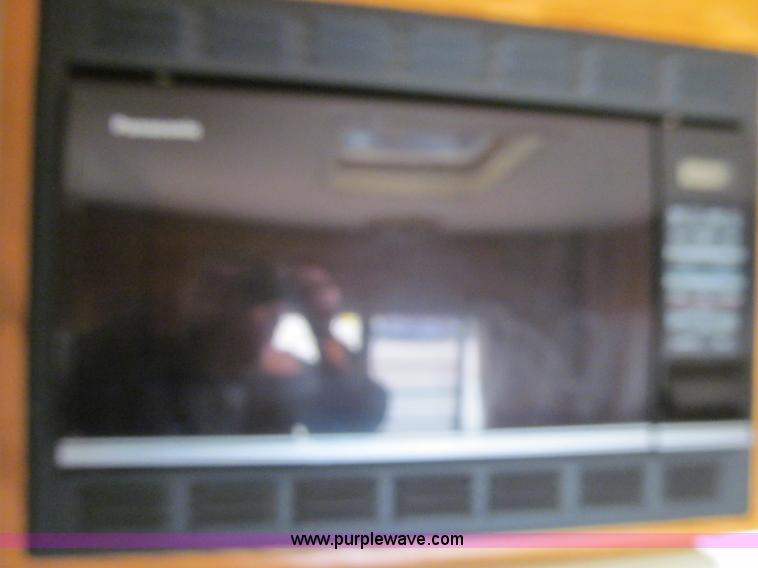 image for item A8300 1989 Holiday Rambler Imperial 31' tandem axle camper