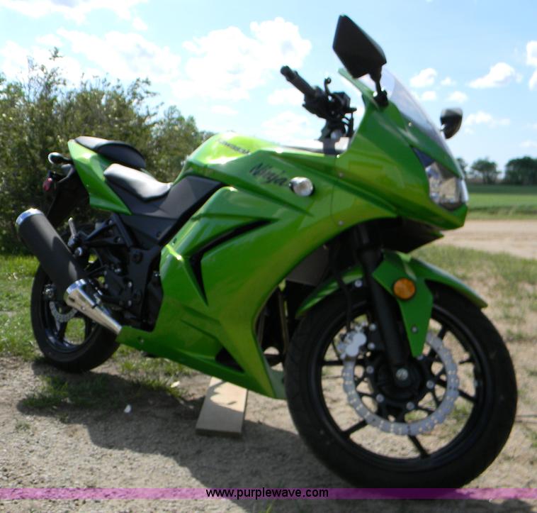 image for item B1210 2012 Kawasaki Ninja 250 motorcycle