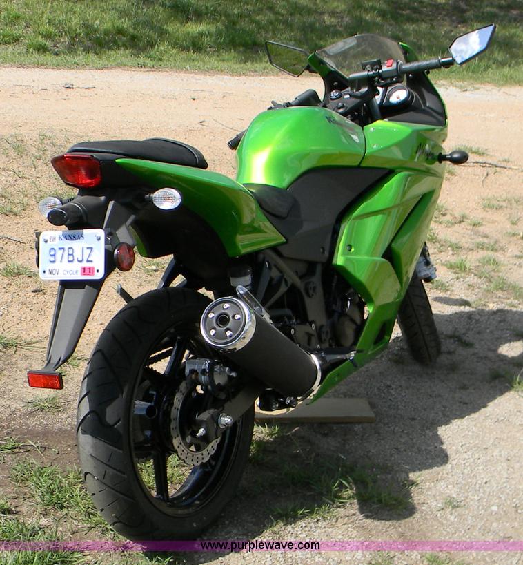 image for item B1210 2012 Kawasaki Ninja 250 motorcycle