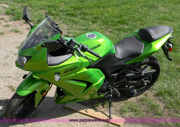 image for item B1210 2012 Kawasaki Ninja 250 motorcycle
