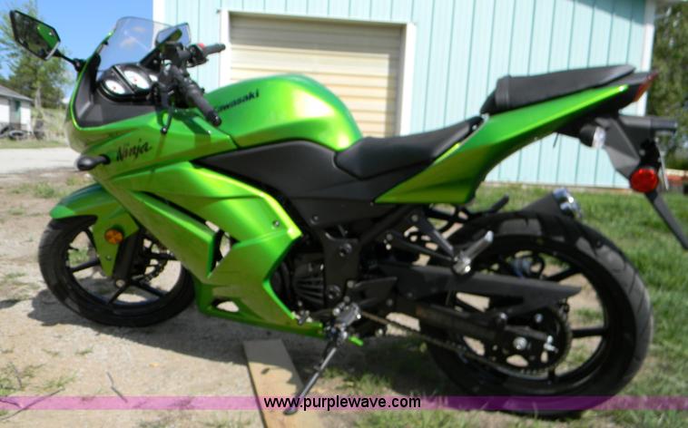image for item B1210 2012 Kawasaki Ninja 250 motorcycle