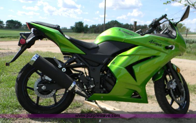 image for item B1210 2012 Kawasaki Ninja 250 motorcycle