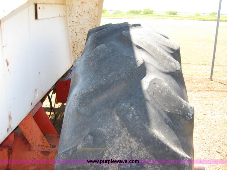 image for item B1214 1978 Case 2290 tractor