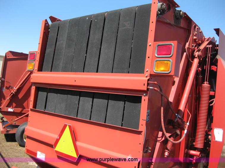 image for item B1215 2005 New Holland BR780 round baler