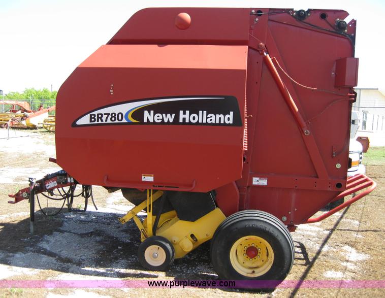 image for item B1215 2005 New Holland BR780 round baler