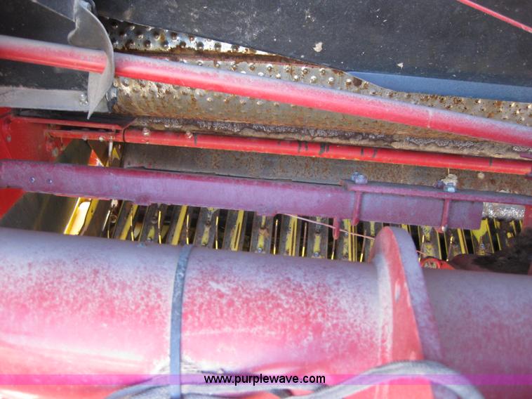 image for item B1215 2005 New Holland BR780 round baler