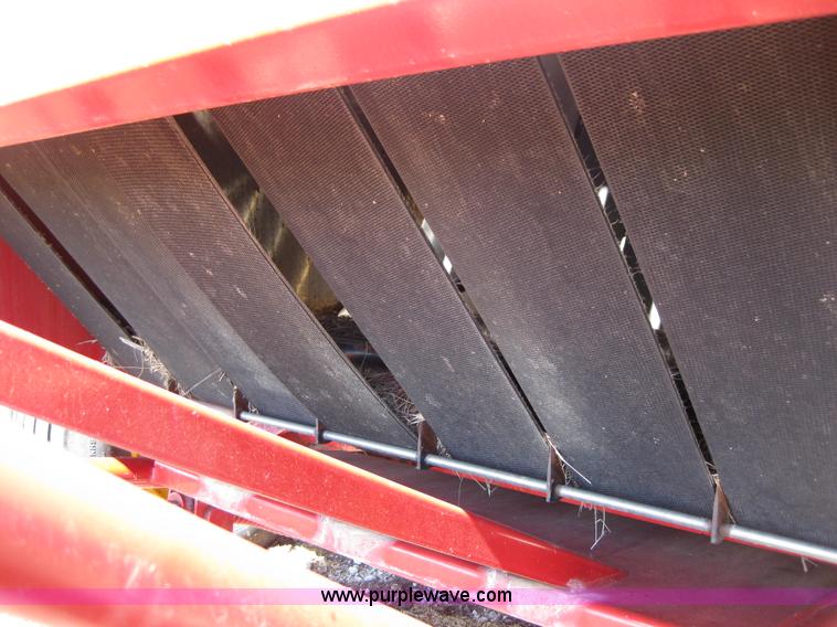 image for item B1215 2005 New Holland BR780 round baler