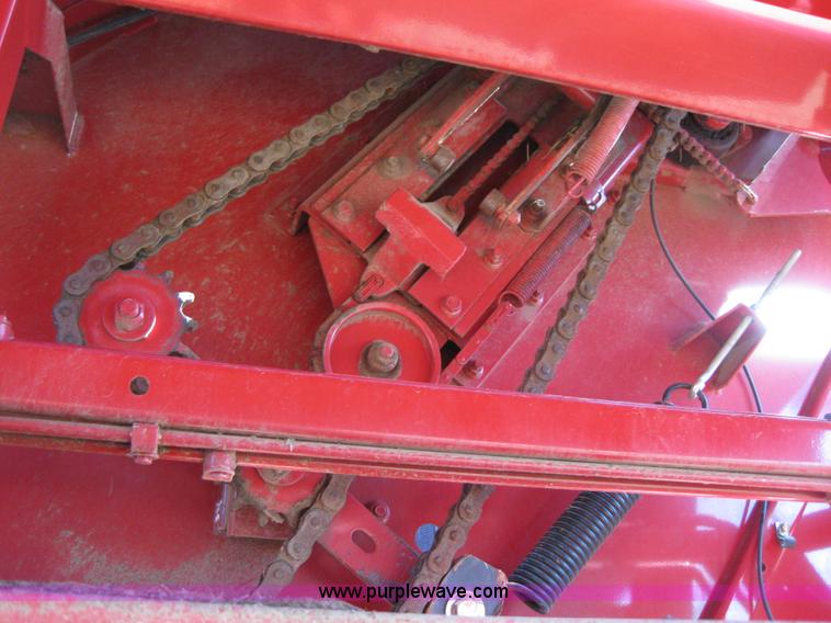 image for item B1215 2005 New Holland BR780 round baler