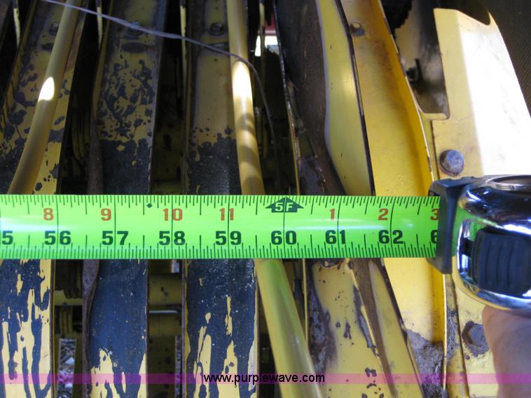 image for item B1215 2005 New Holland BR780 round baler