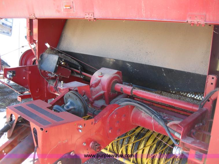 image for item B1215 2005 New Holland BR780 round baler