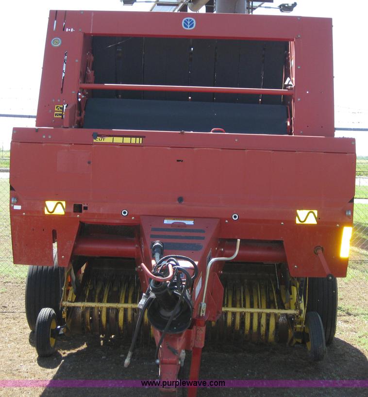 image for item B1216 2002 New Holland 688 round baler