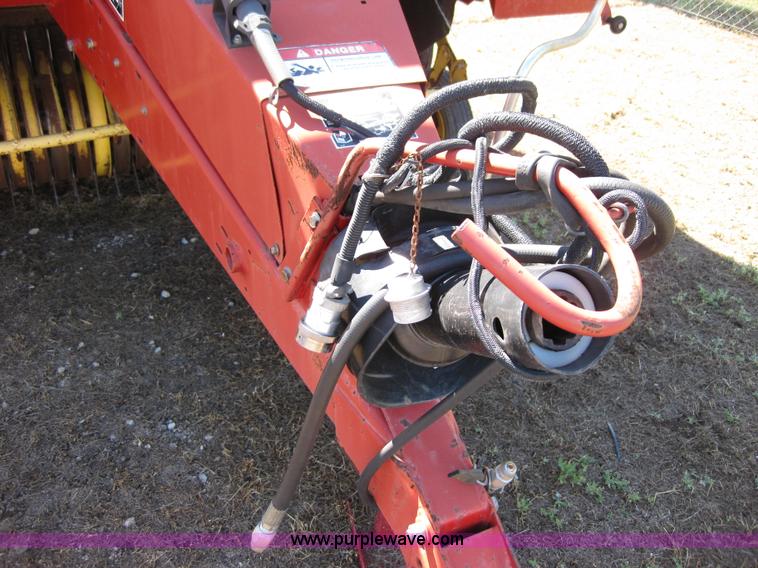 image for item B1216 2002 New Holland 688 round baler
