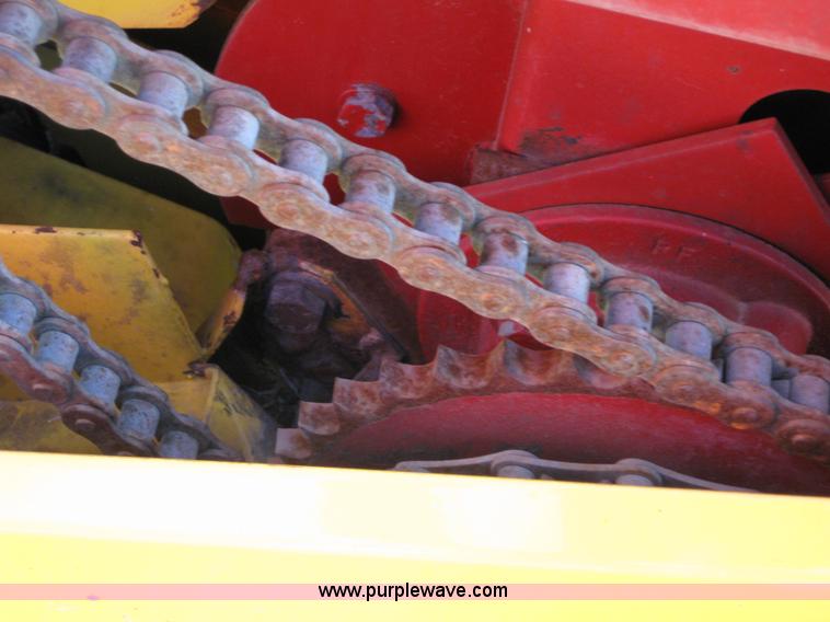 image for item B1216 2002 New Holland 688 round baler