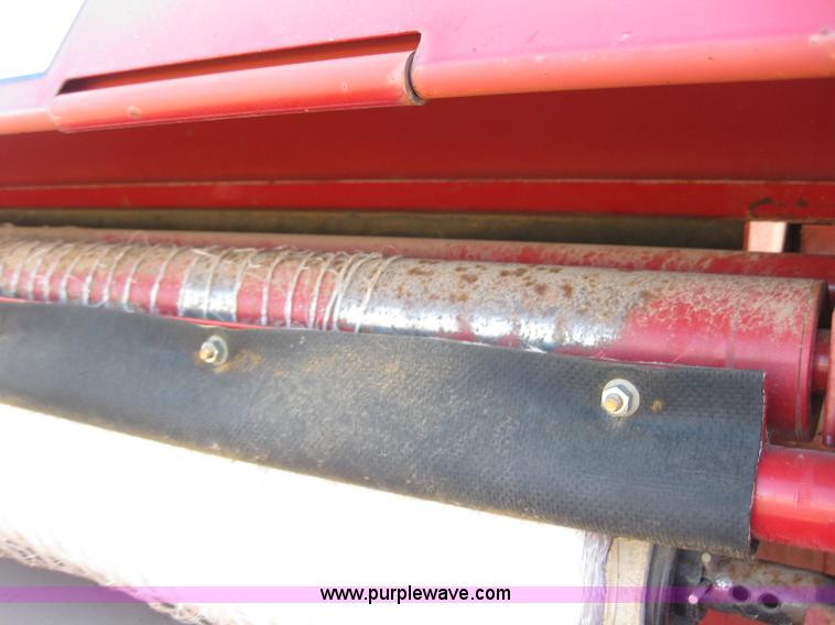 image for item B1216 2002 New Holland 688 round baler