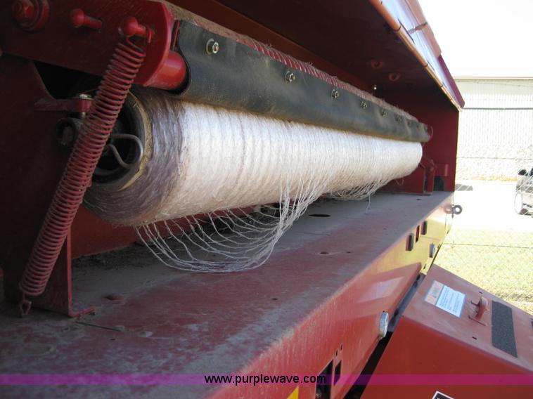 image for item B1216 2002 New Holland 688 round baler