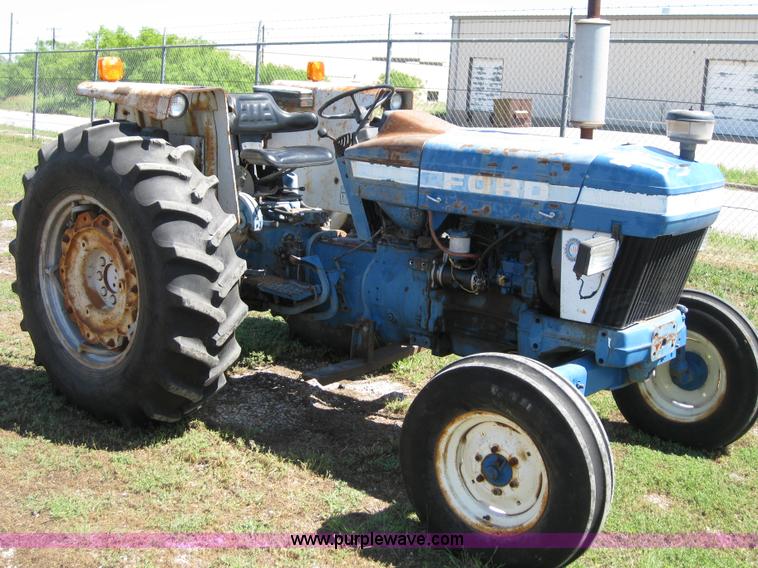 image for item B1221 1982 Ford 4610 tractor
