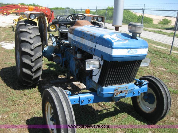 image for item B1221 1982 Ford 4610 tractor