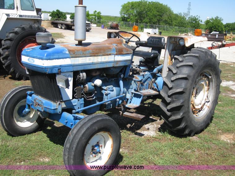 image for item B1221 1982 Ford 4610 tractor