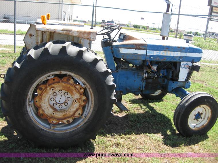image for item B1221 1982 Ford 4610 tractor