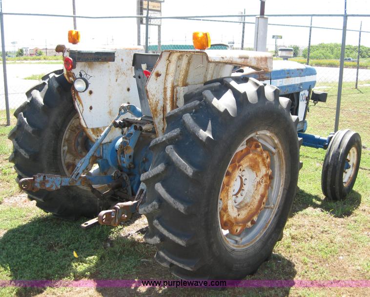 image for item B1221 1982 Ford 4610 tractor